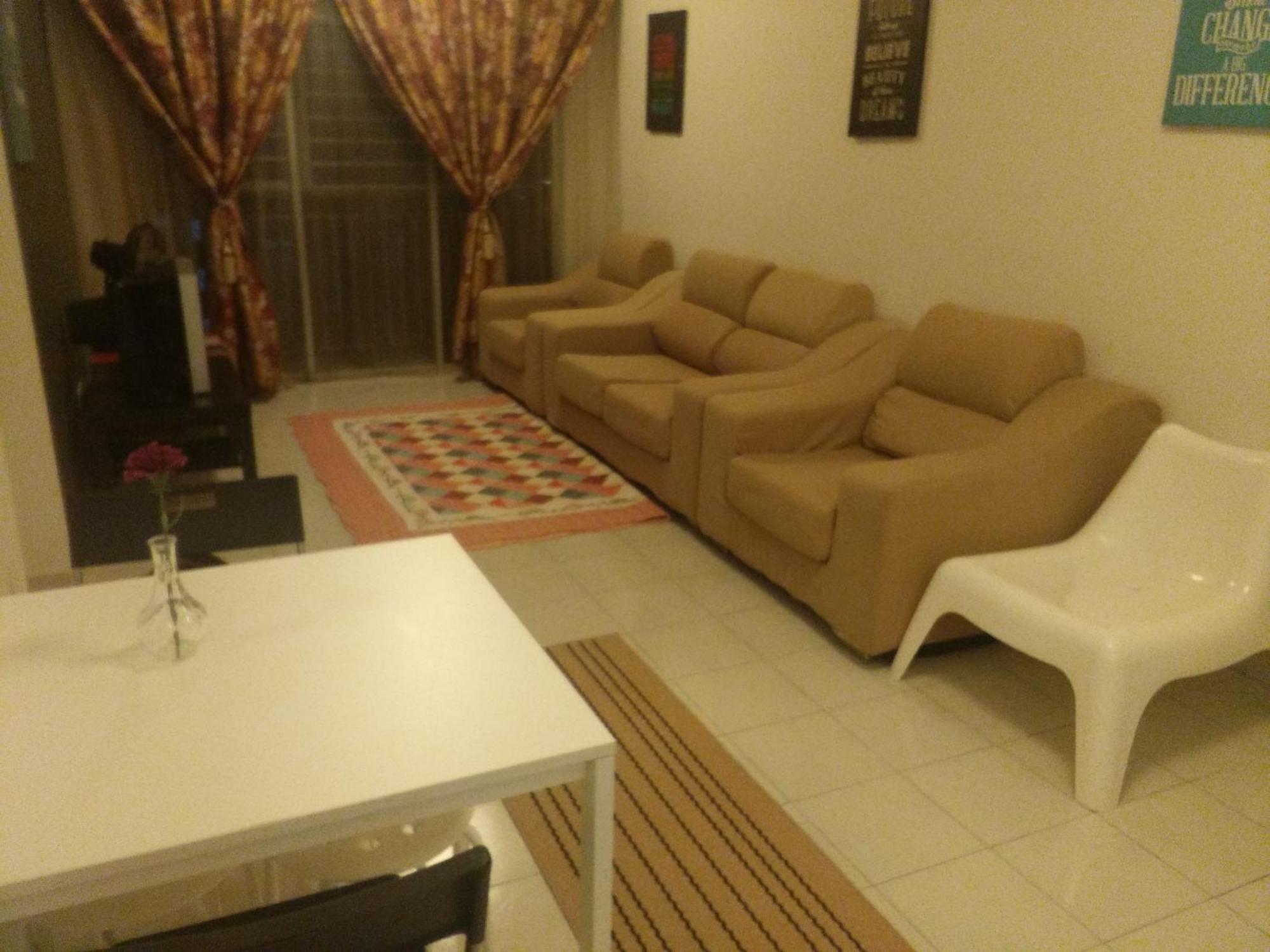 Homestay D 11 Putrajaya Netflix Wifi Buitenkant foto