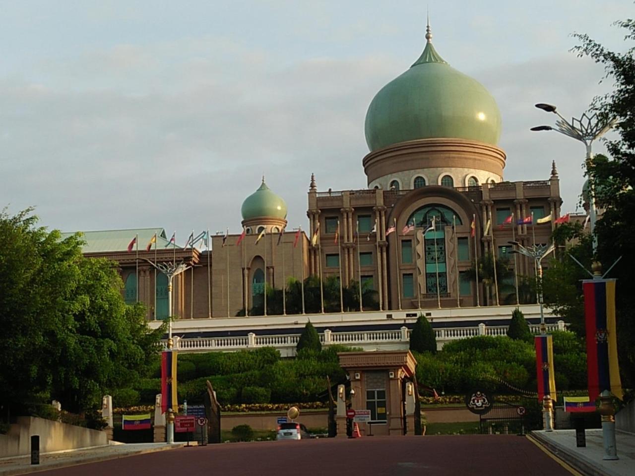 Homestay D 11 Putrajaya Netflix Wifi Buitenkant foto