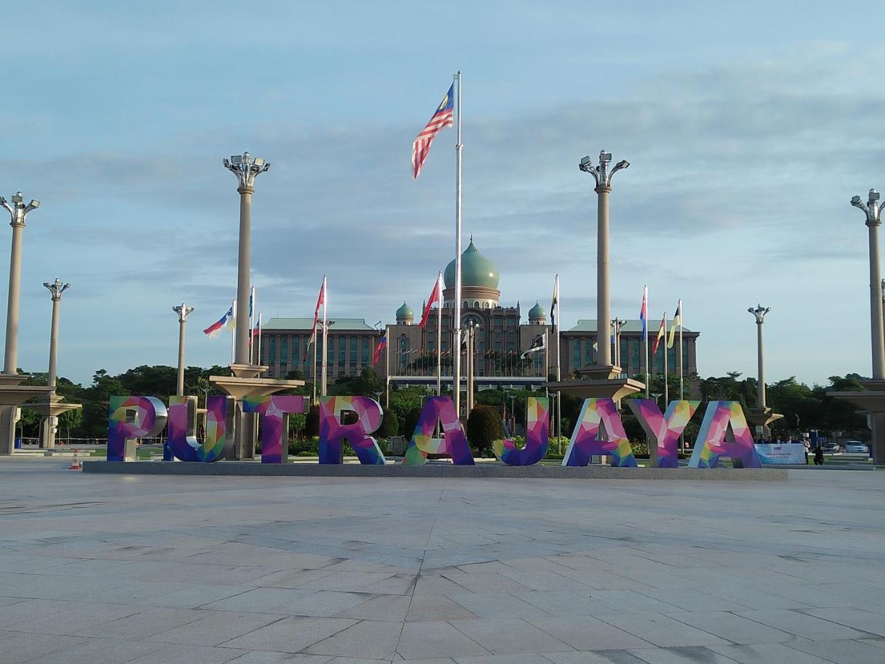 Homestay D 11 Putrajaya Netflix Wifi Buitenkant foto